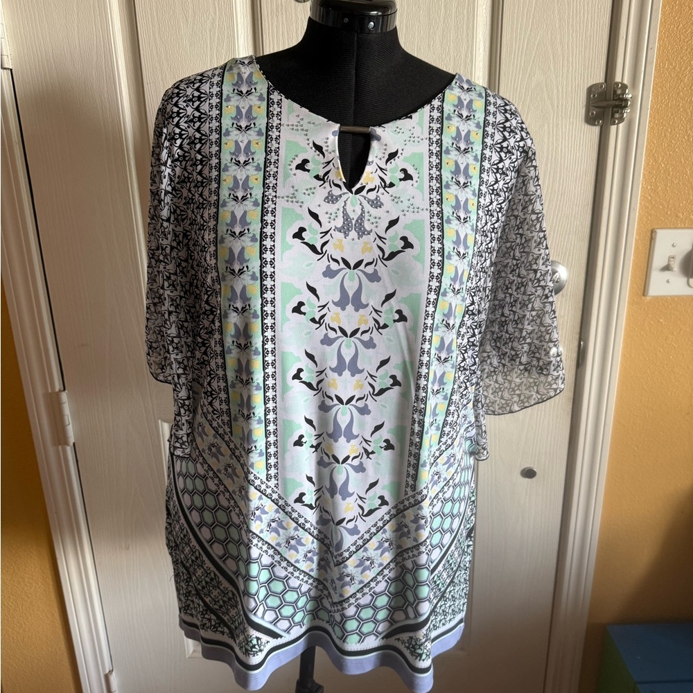JM Collection Black and White Floral Tunic